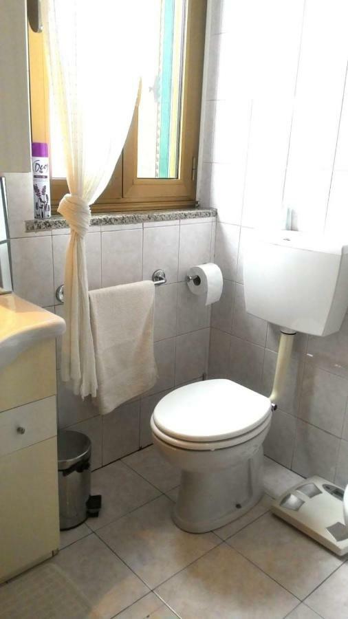 Affittacamera Pavia L&T Bagian luar foto